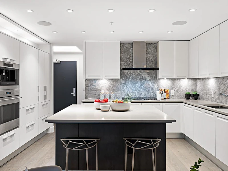 211 - 6333 West Boulevard Avenue, Vancouver BC