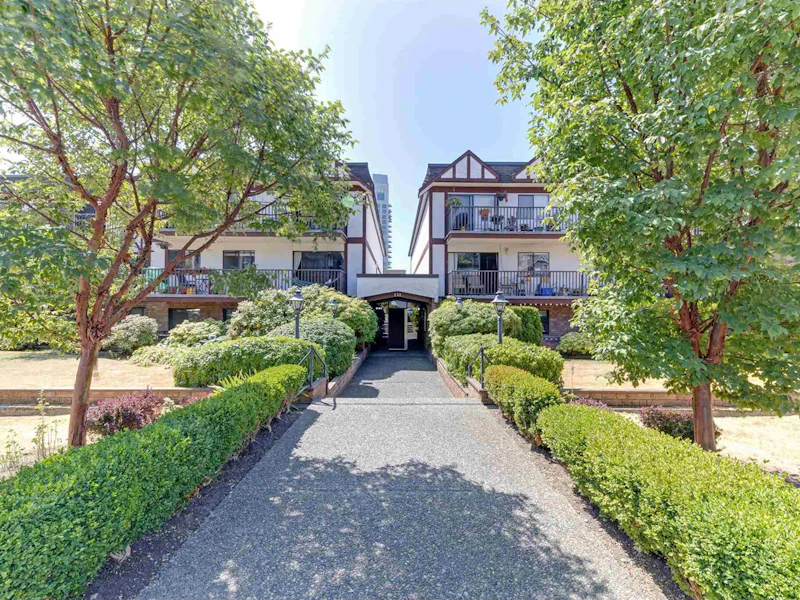 107 - 131 W 4th Street, North Vancouver BC