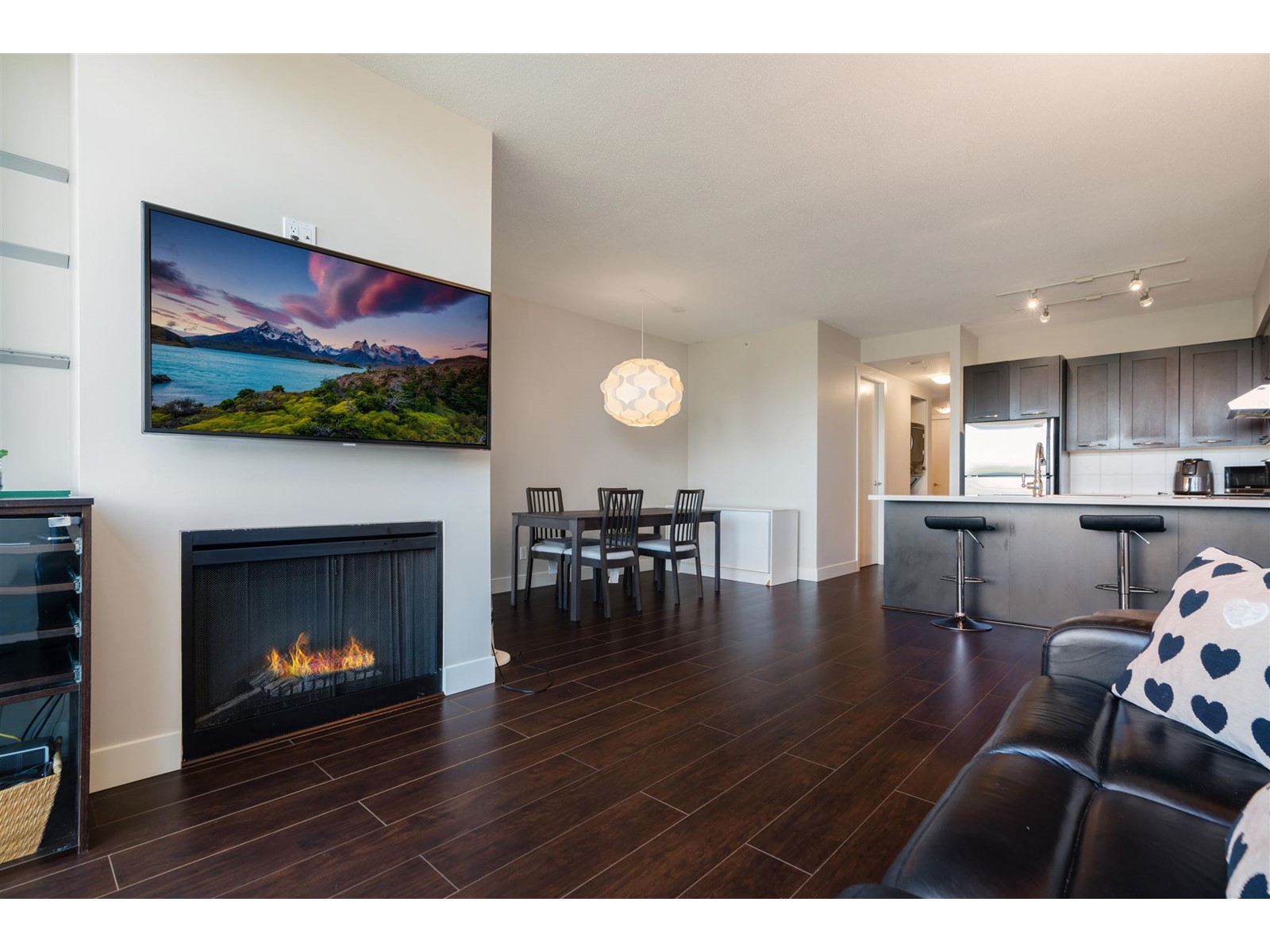 601-9380 University Crescent, Burnaby, BC, V5A 4X9