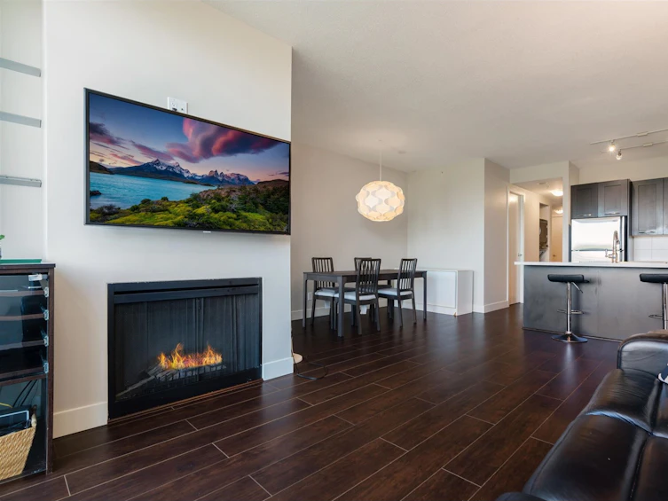 601-9380 University Crescent, Burnaby, BC, V5A 4X9