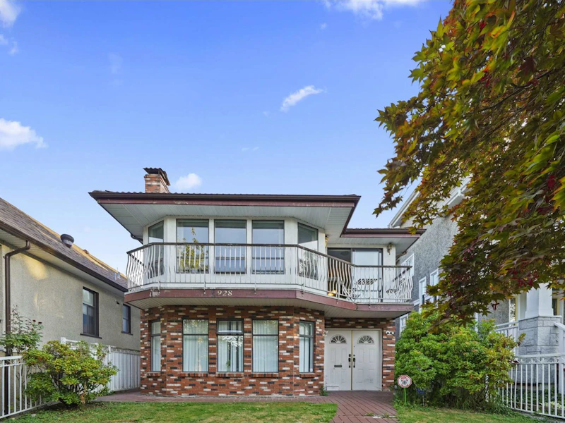928 W 20th Avenue, Vancouver BC V5Z 1Y5