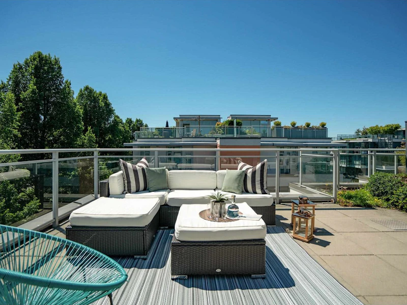 705 - 2565 Maple Street, Vancouver BC