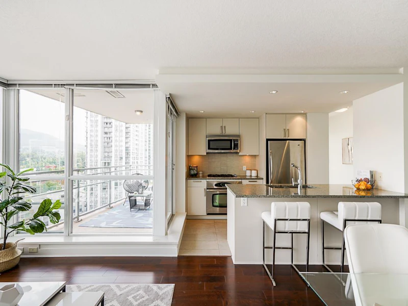 1703 - 2978 Glen Drive, Coquitlam BC V3B 0C3