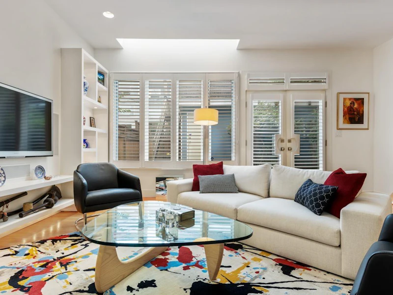 3170 W 3rd Avenue, Vancouver BC V6K 1N3
