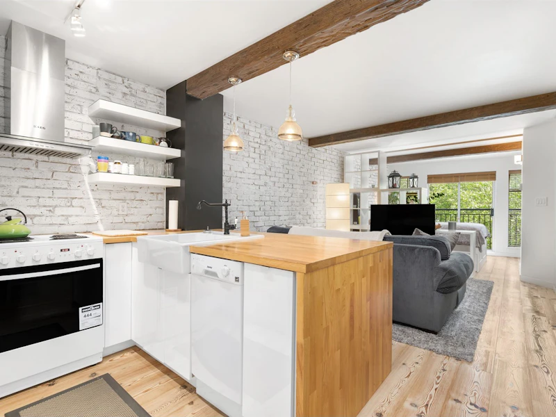 PH3 - 663 Gore Avenue, Vancouver BC V6A 2Z8