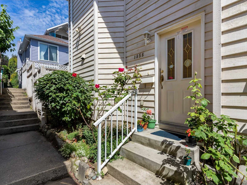 1858 Se Marine Drive, Vancouver BC V5P 2R8