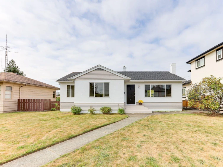 932 Chilliwack Street, New Westminster, BC, V3L 4V5