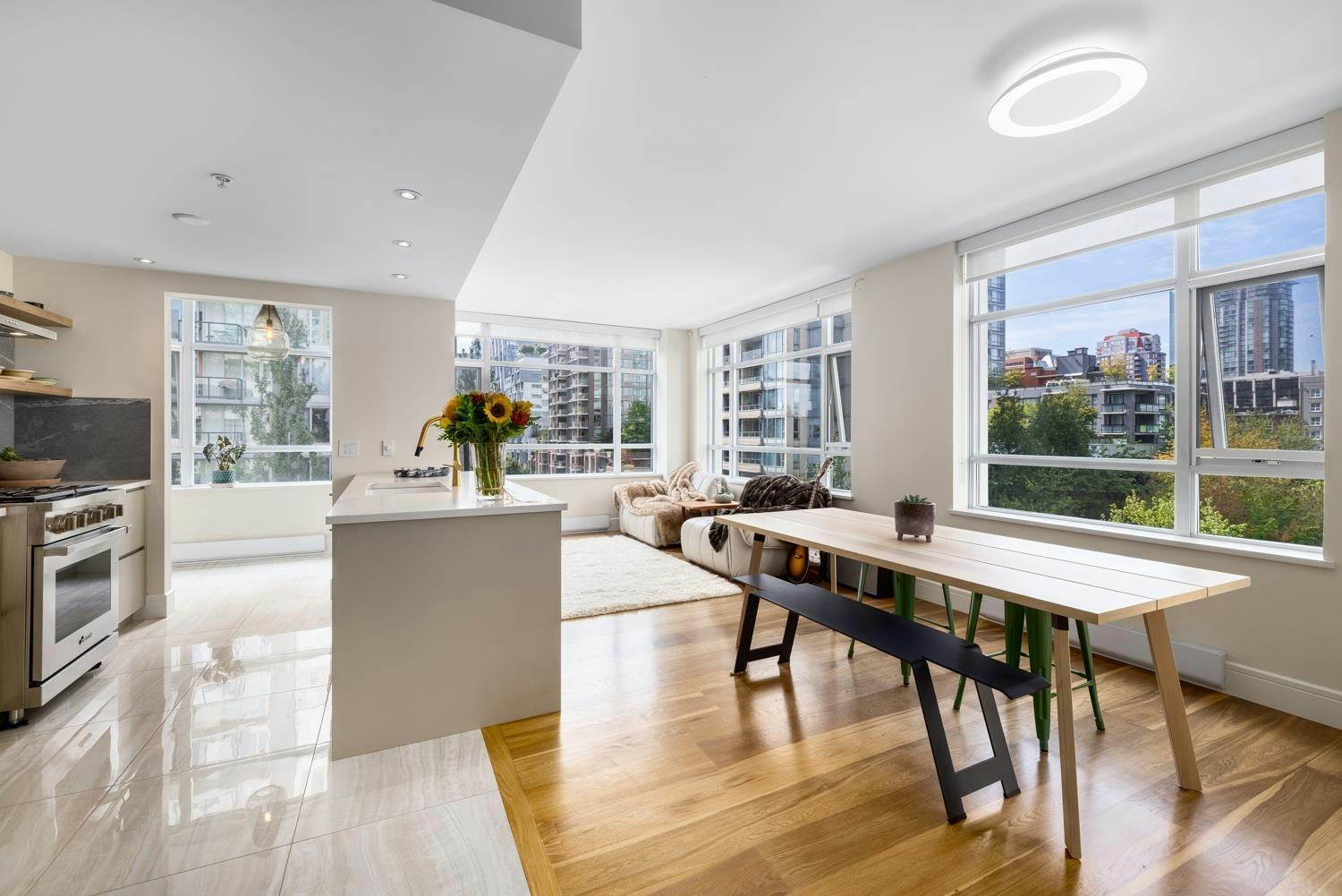 604-988 Richards Street, Vancouver, BC, V6B 8R2