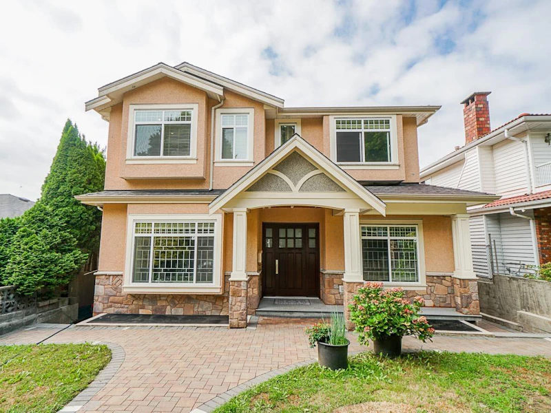 3578 Monmouth Avenue, Vancouver BC V5R 5S2
