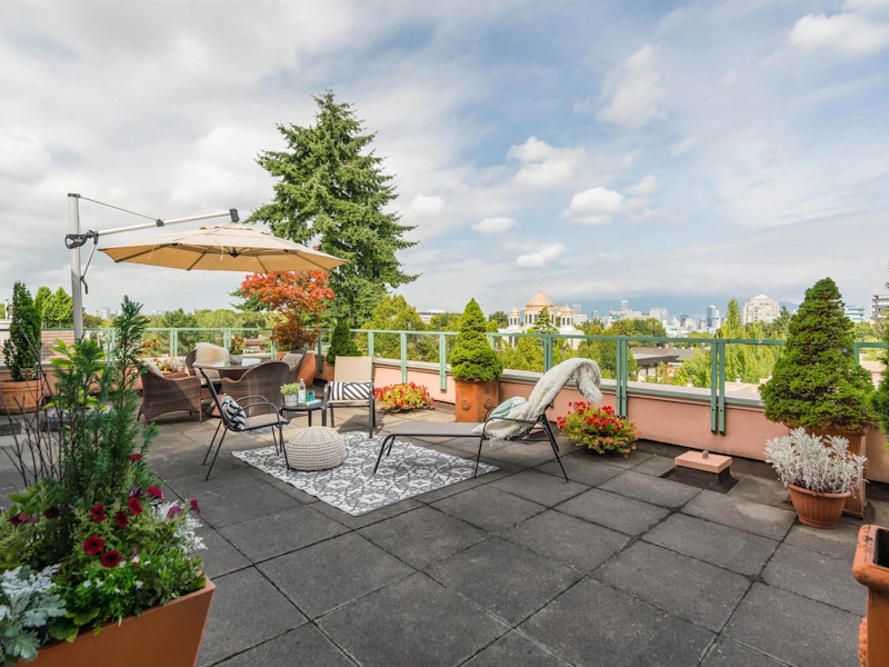 501 - 503 W 16th Avenue, Vancouver BC V5Z 4N3