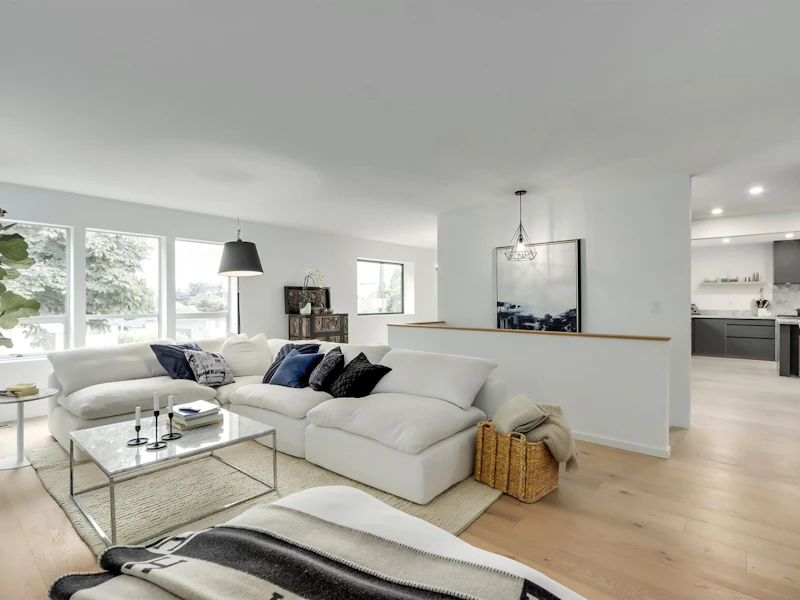 618 E 13th Street, North Vancouver BC V7L 2M5