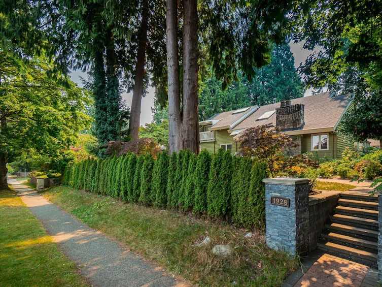 1928 West 37th Avenue, Vancouver, BC, V6M 1N6