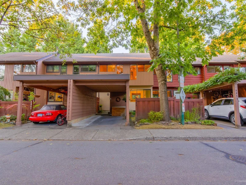 4849 Fernglen Drive, Burnaby BC V5G 3V8