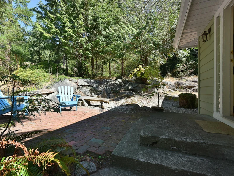 1142 Roberts Creek Road, Roberts Creek BC