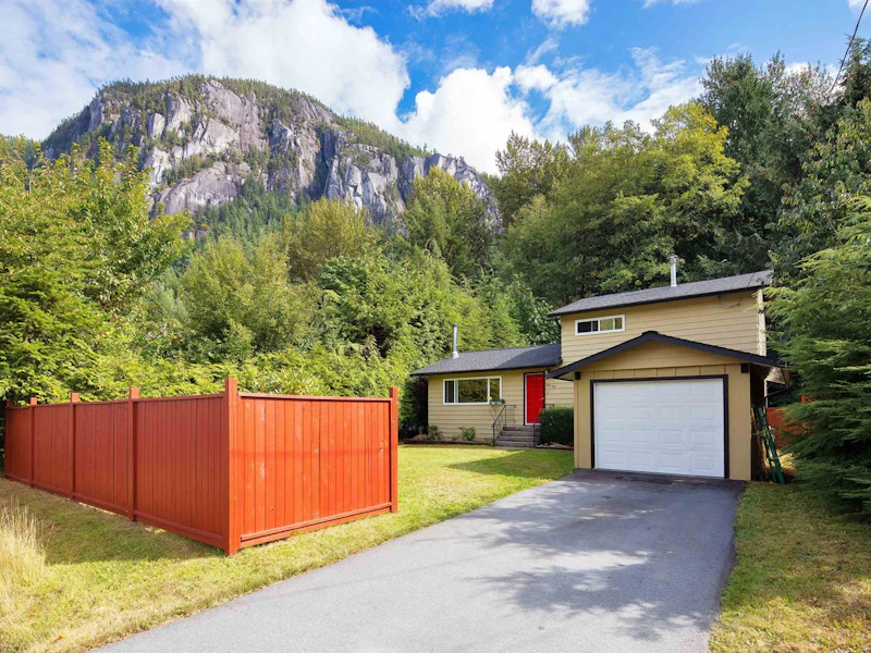38180 Guilford Drive, Squamish BC V0N 0C2