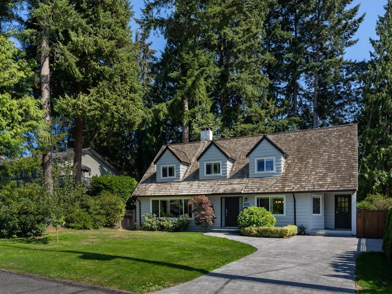 2704 Ailsa Crescent, North Vancouver BC V7K 2B2
