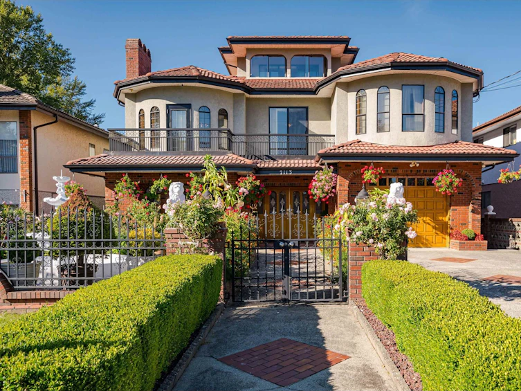 7113 Union Street, Burnaby, BC, V5A 1H8
