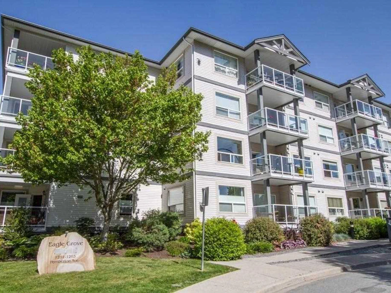 312 - 1203 Pemberton Avenue, Squamish BC V8B 0J7