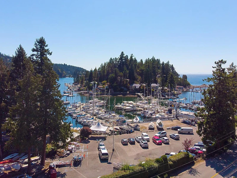 5861 Marine Drive, West Vancouver BC V7W 2S1