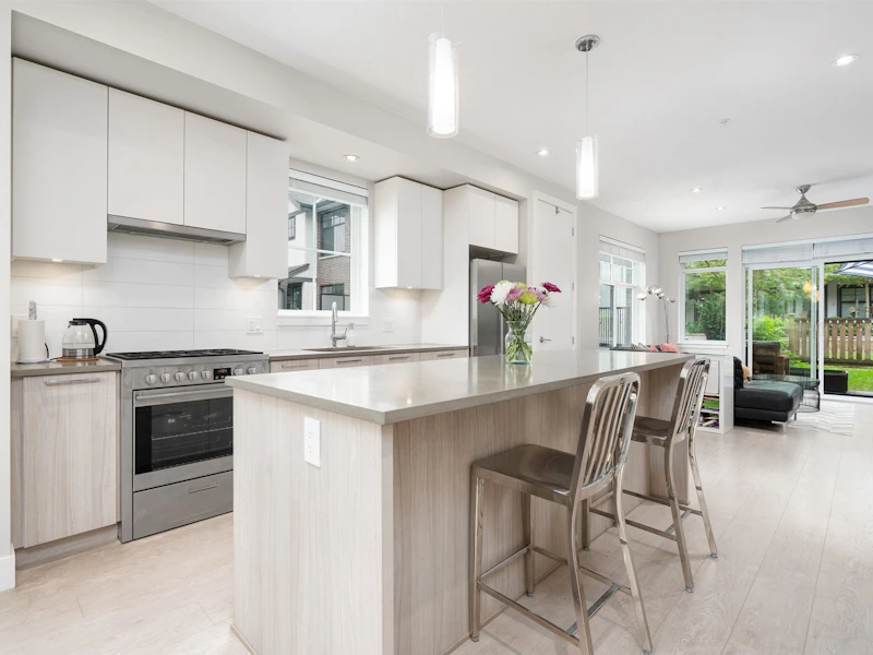 9 - 5088 Savile Row, Burnaby BC