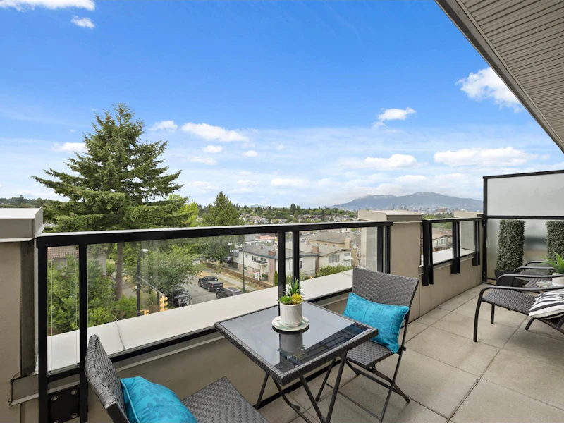 404 - 4550 Fraser Street, Vancouver BC V5V 4G8