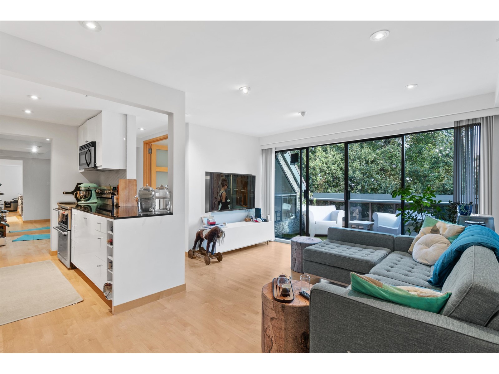 410-1500 Pendrell Street, Vancouver, BC, V6G 3A5