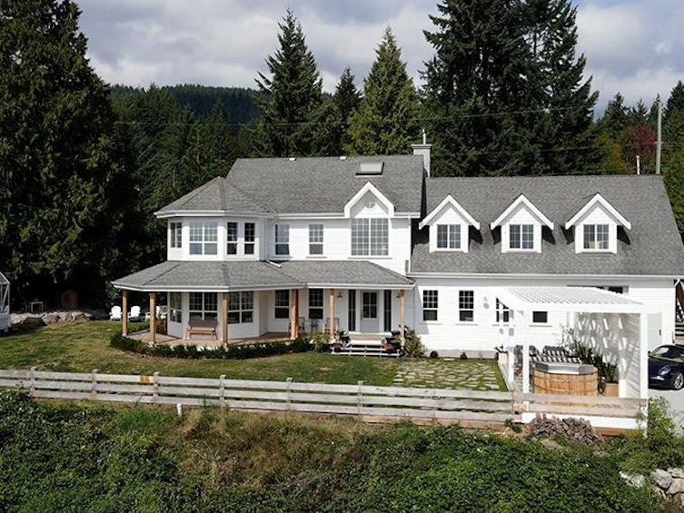 1007 Cemetery Road, Gibsons, BC, V0N 1V7