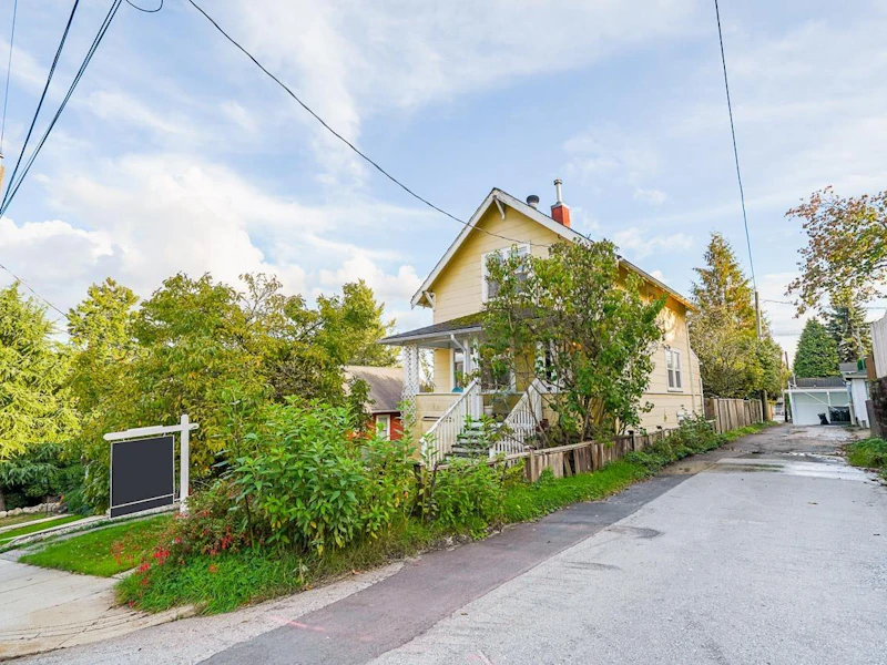 340 Cedar Street, New Westminster BC V3L 3P1