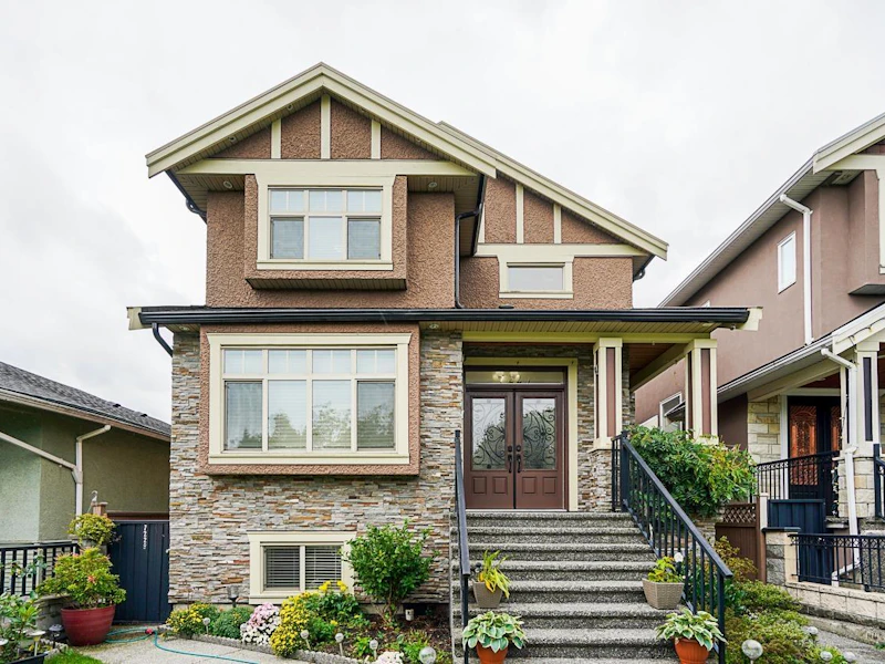 7227 Dumfries Street, Vancouver BC V5P 3C3