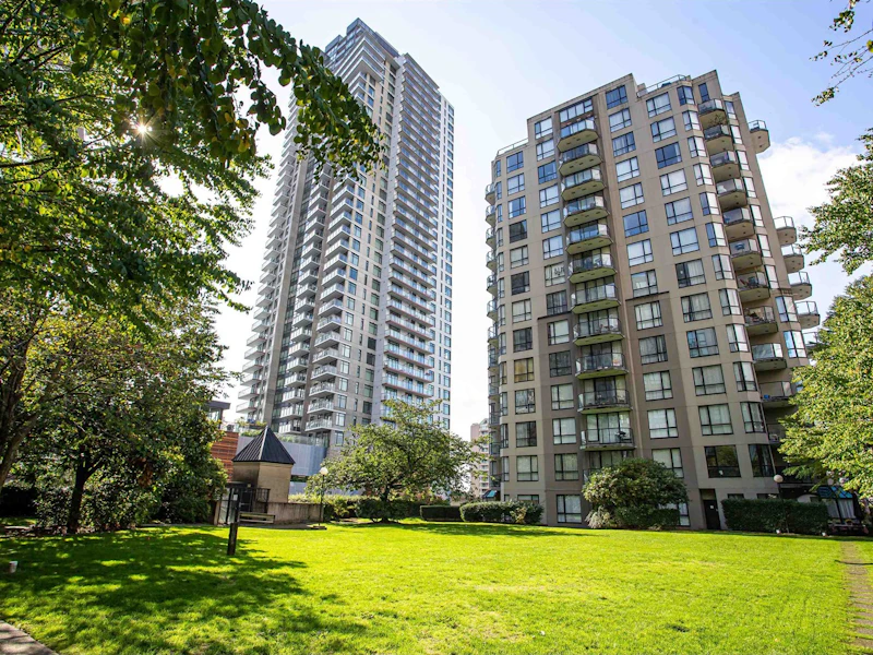 703 - 838 Agnes Street, New Westminster BC V3M 6R3