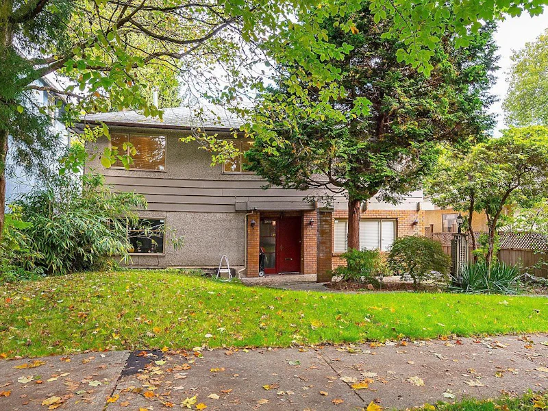2925 W 11th Avenue, Vancouver BC V6K 2M4