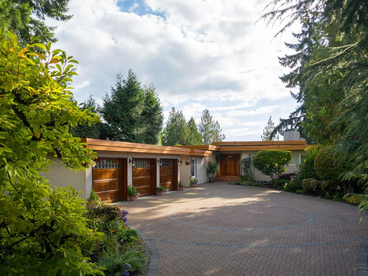 3916 Southridge Avenue, West Vancouver, BC, V7V 3J1