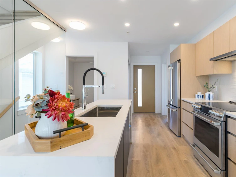 3-748 East 3rd Street, North Vancouver, BC, V7L 1G9