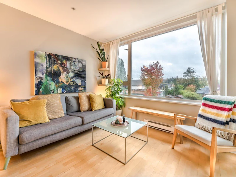 405 - 1688 E 4th Avenue, Vancouver BC V5N 1J8