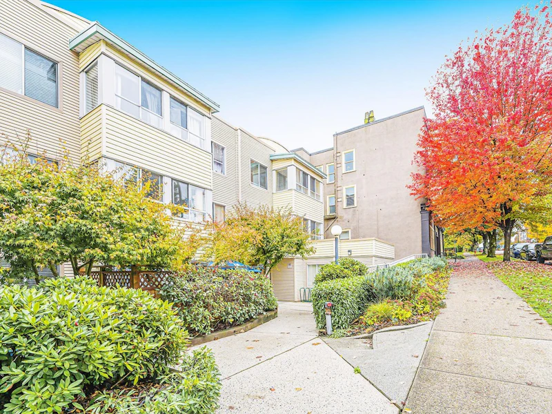 206 - 3624 Fraser Street, Vancouver BC V5V 4C8