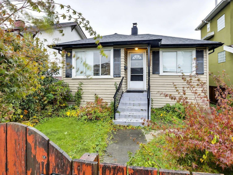 4257 Knight Street, Vancouver, BC, V5N 3M3