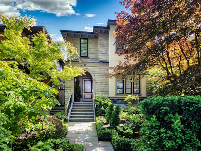4388 W 11th Avenue, Vancouver BC V6R 2M1