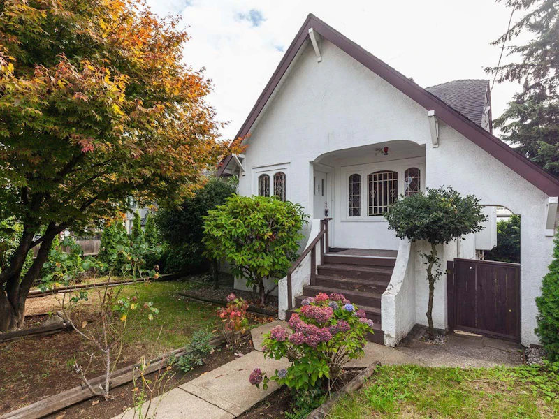 1058 Park Drive, Vancouver BC V6P 2J5