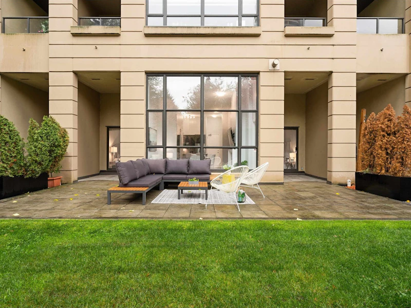 206 - 7388 Sandborne Avenue, Burnaby BC V3N 5C4