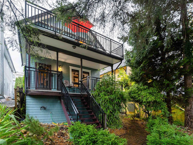 1512 Bewicke Avenue, North Vancouver BC V7M 3B9