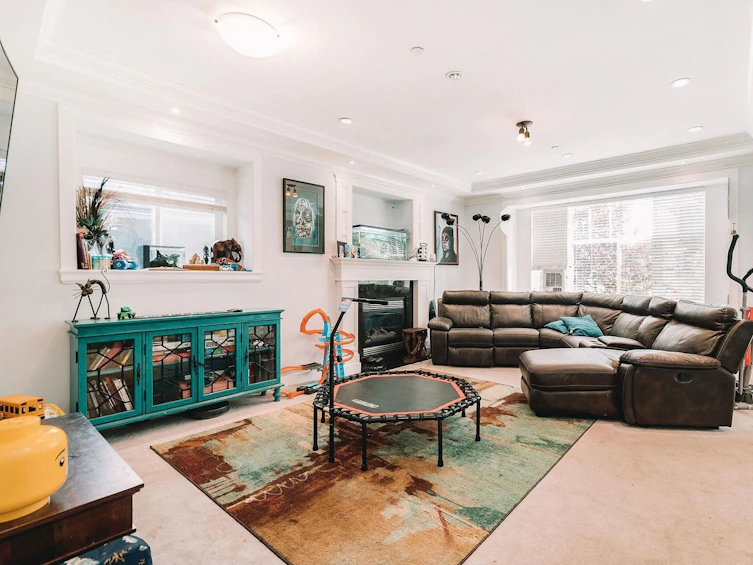 5187 Sherbrooke Street, Vancouver, BC, V5W 3M3