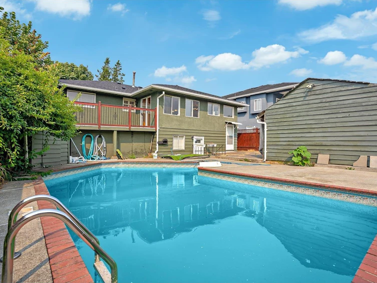 1712 Blaine Avenue, Burnaby, BC, V5A 2L8