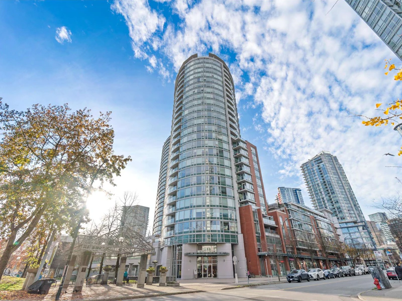 2103 - 58 Keefer Place, Vancouver BC V6B 0B8