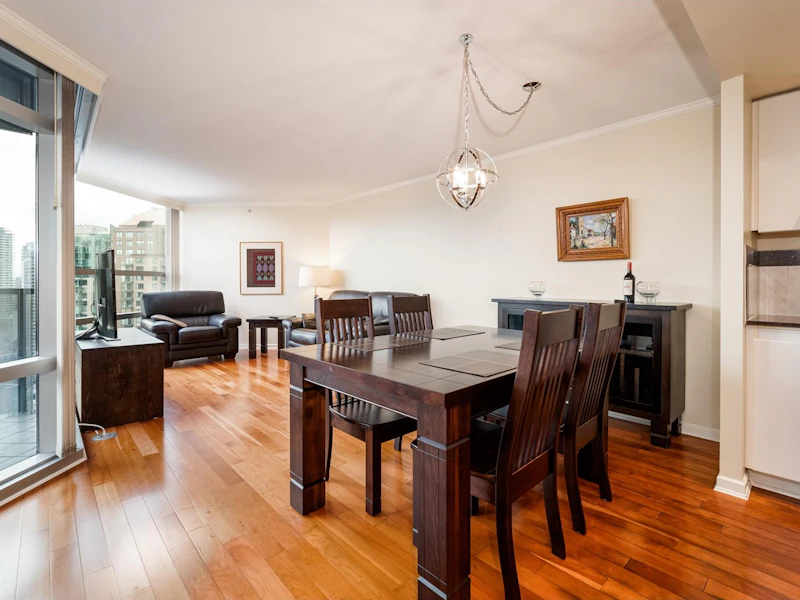 1907 - 1050 Burrard Street, Vancouver BC V6Z 2S3