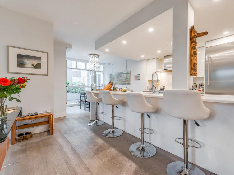 306-5700 Larch Street, Vancouver, BC, V6M 4E2
