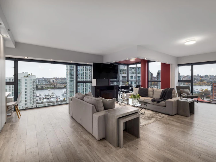 1301-1177 Pacific Boulevard, Vancouver, BC, V6Z 2R8