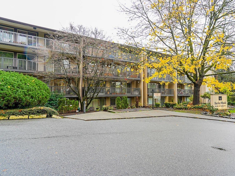 319-9857 Manchester Drive, Burnaby, BC, V3N 4P5
