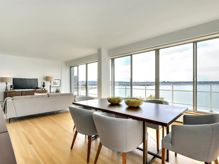 802-2095 Beach Avenue, Vancouver, BC, V6G 1Z3