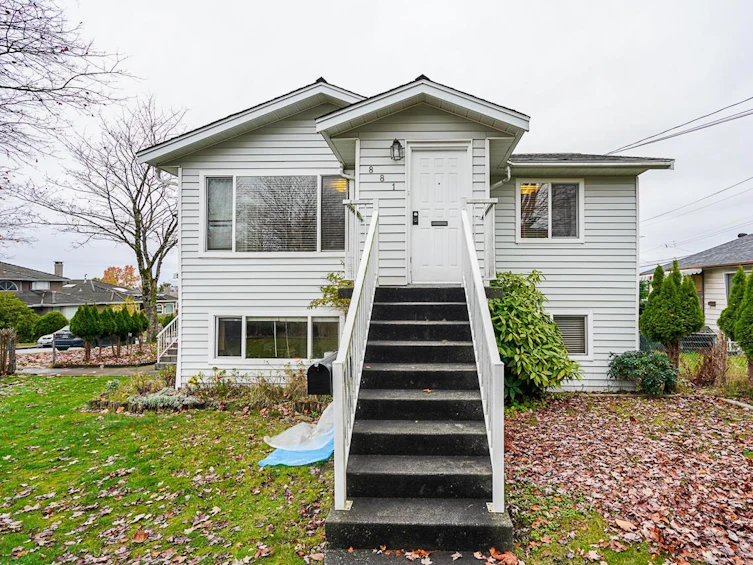 881 Macdonald Avenue, Burnaby, BC, V5C 4N3