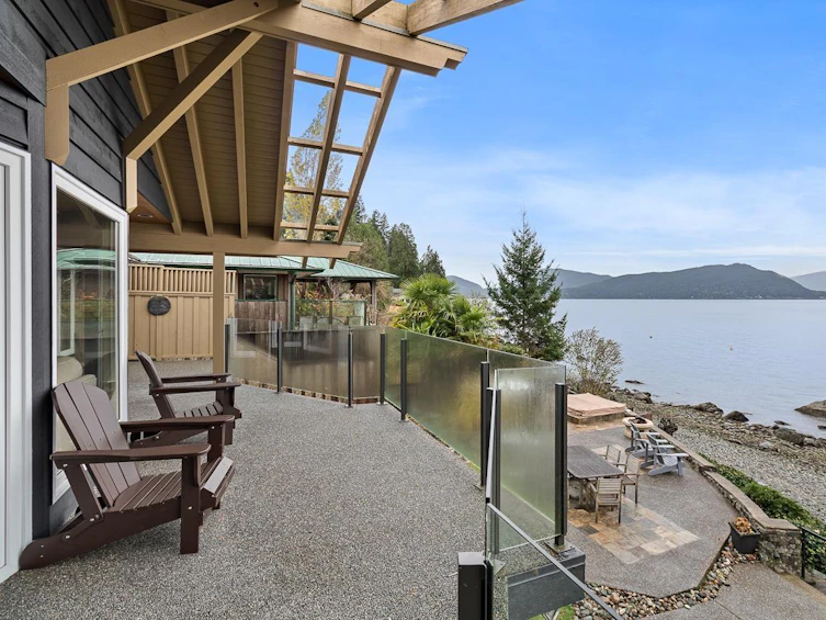 8735 Lawrence Way, West Vancouver, BC, V7W 2T7